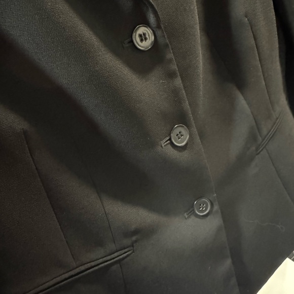 Collections for Le Suit Women’s 3pc Skirt Set Black & White Size 14P - Picture 16 of 16